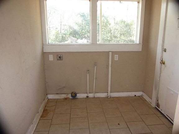 5th image of 319 Dozier St