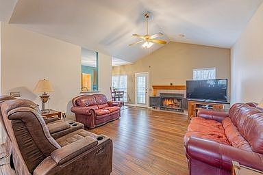 3rd image of 3 Standish Ln