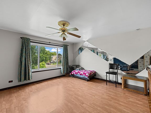 2nd image of 3860 Brookbank Dr