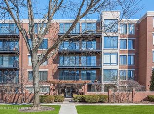 1633 2nd St APT 101, Highland Park, IL 60035