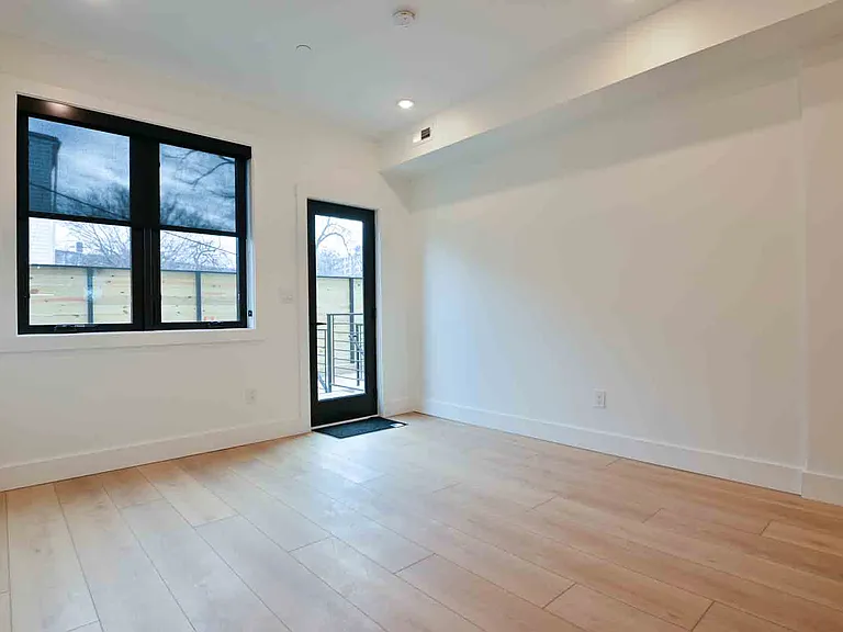 2641 4th St NE #2 — Photo 11