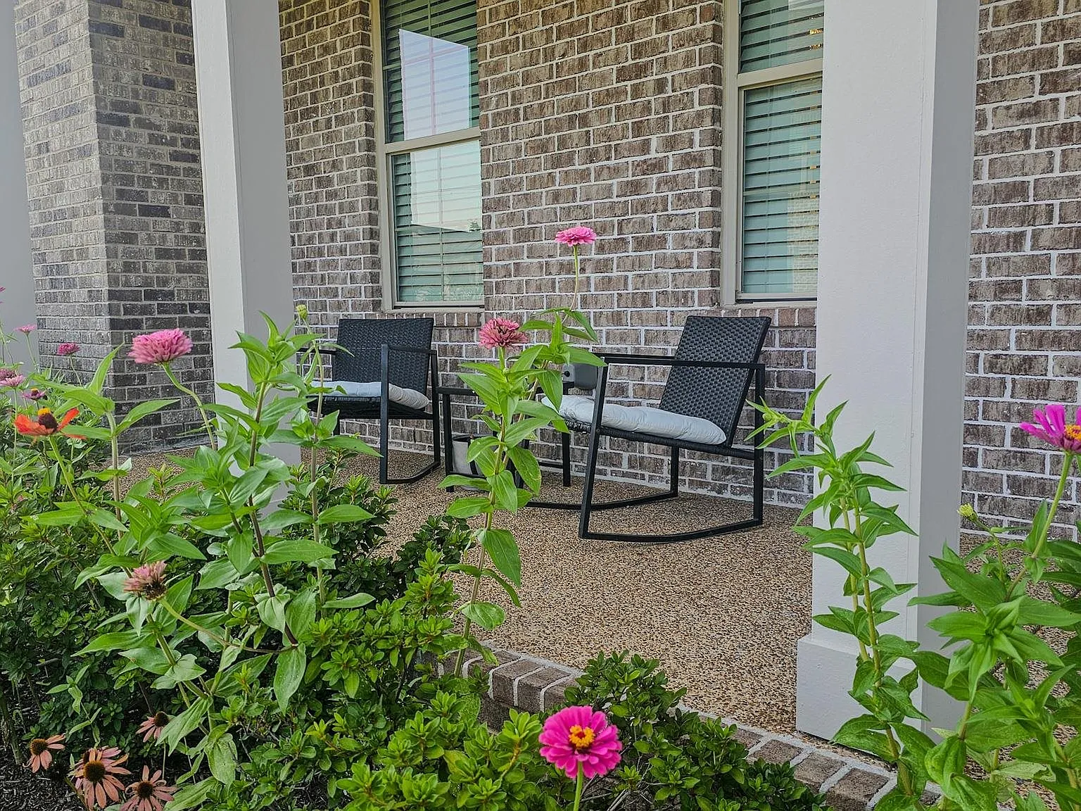 3 bed, 2.5 bath, 2076 sqft, $3,300 — Photo 3