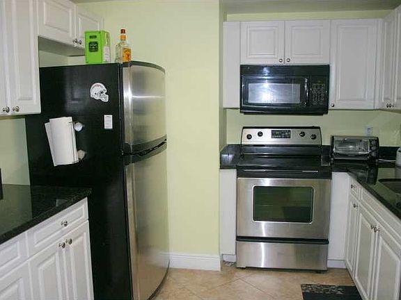 4th image of 3001 SW 22nd St