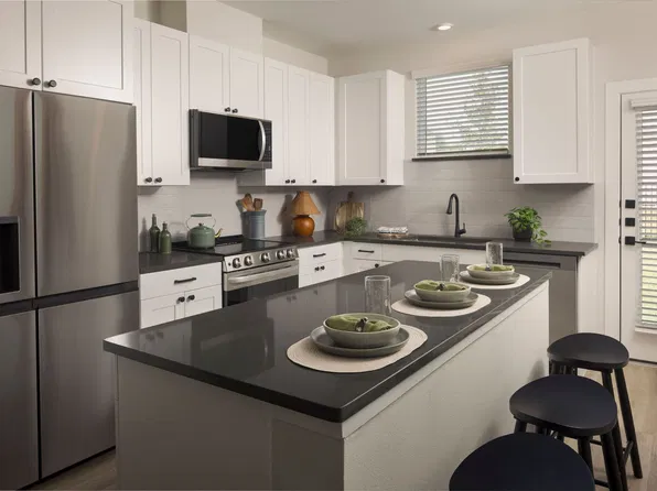 HARMON Melissa by Crescent Communities