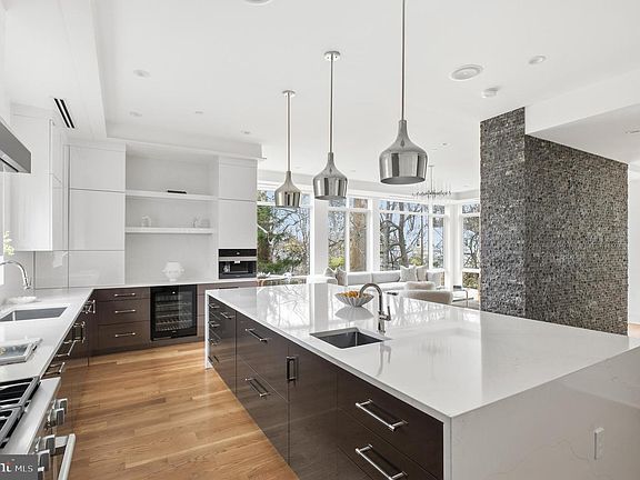 5th image of 3001 Foxhall Rd NW