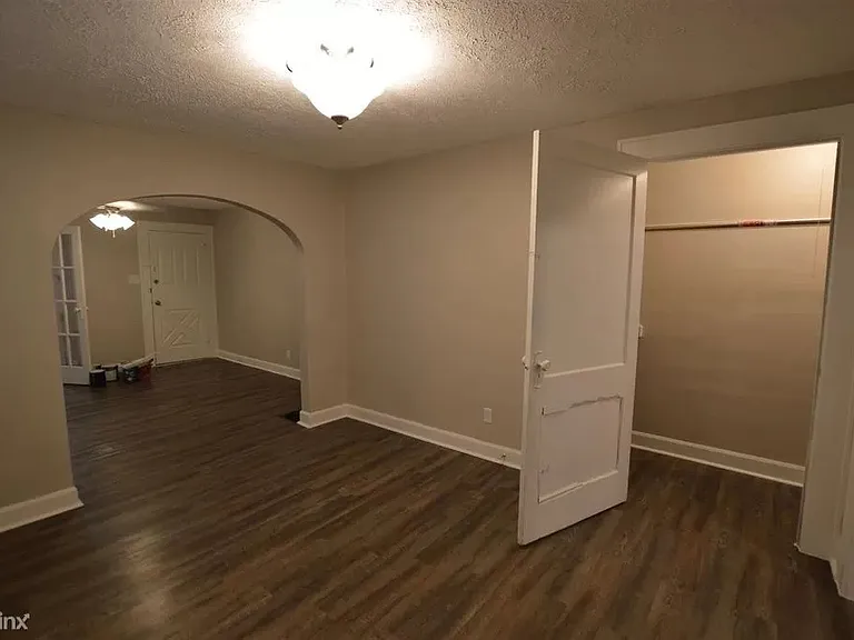 1548 Leonard St — Photo 10