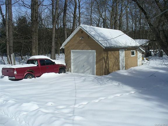 5th image of 444 Hasbrouck Dr
