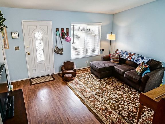 5th image of 25563 Alicante Dr