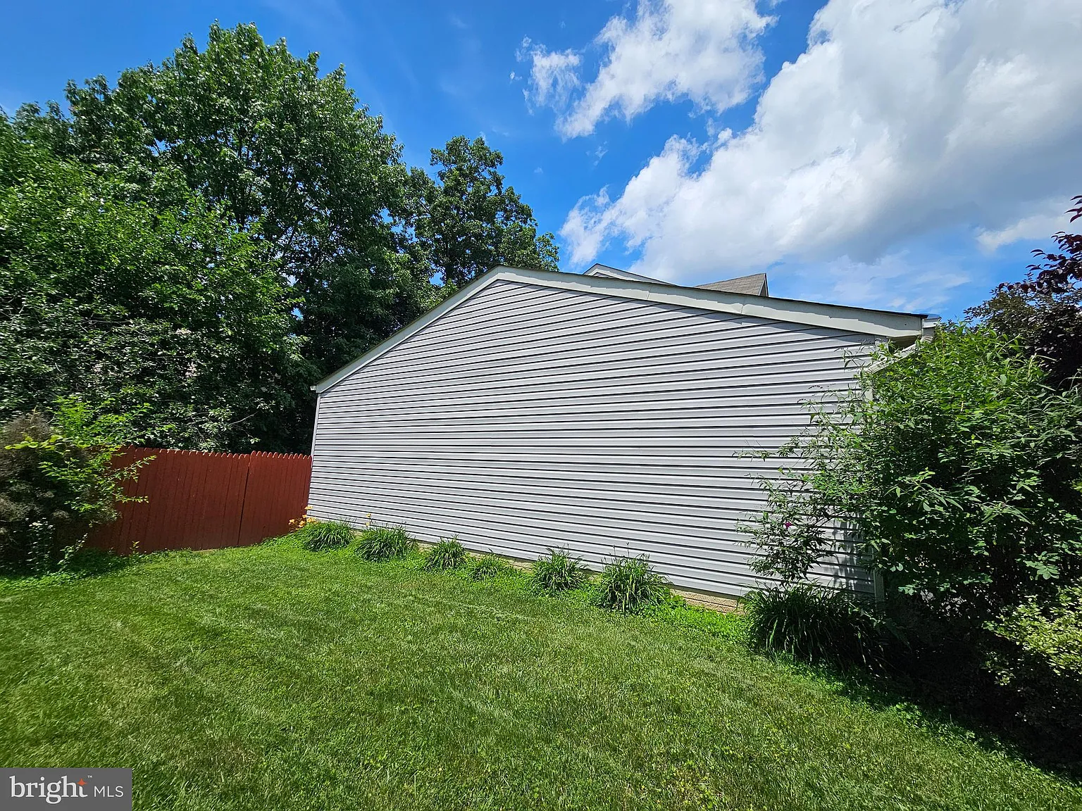 4 bed, 3.5 bath, 2164 sqft, $3,500 — Photo 3