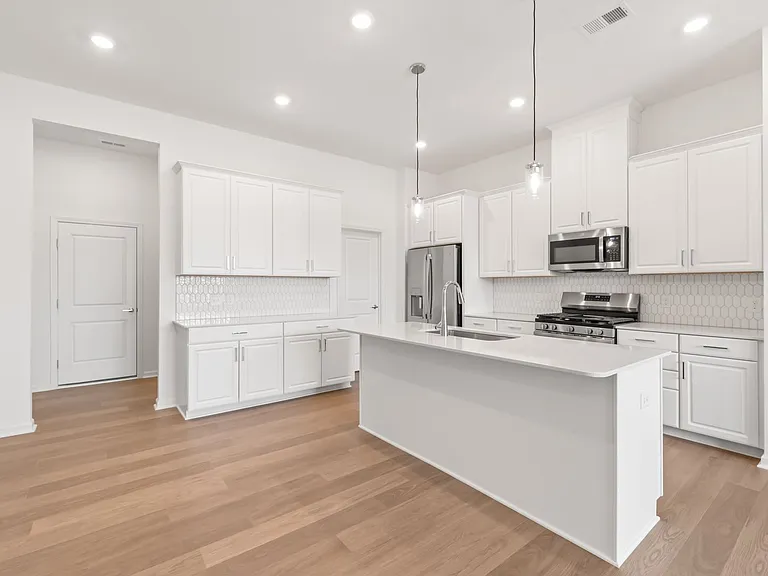 302 Silver Fleet Dr — Photo 10