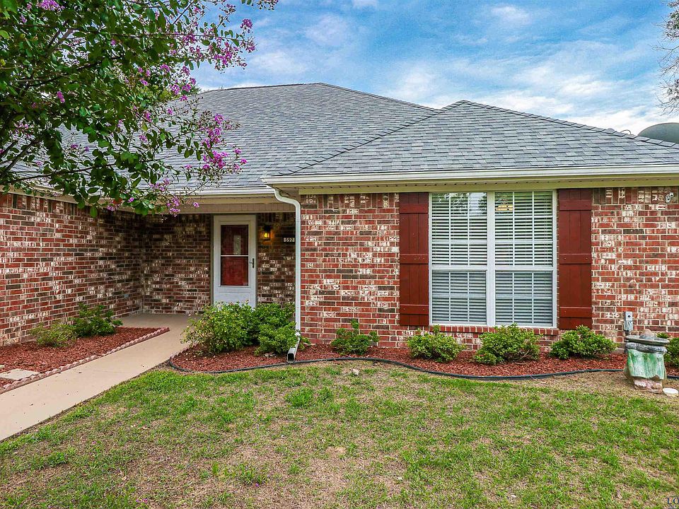 1st image of 597 Briar Cove Ln