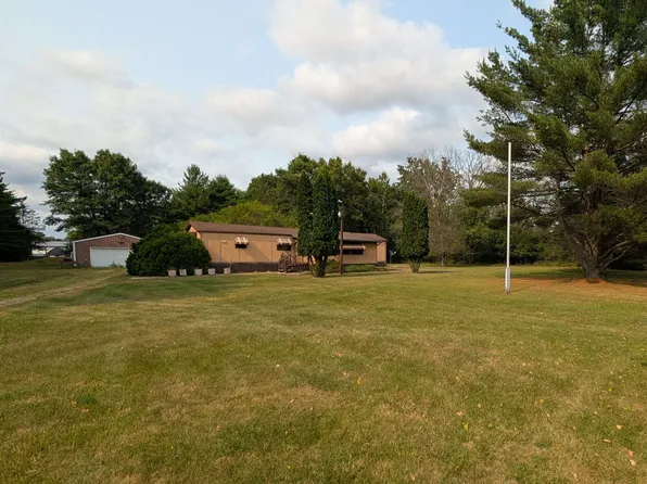 614 Spruce Cir, Redgranite, WI 54970