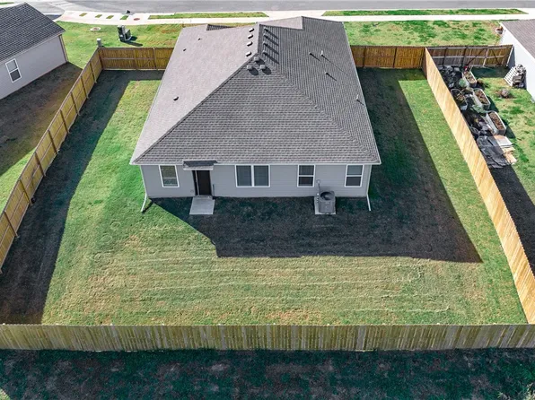 2652 Reynolds St, Pea Ridge, AR 72751
