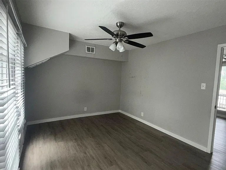 1660 Richmond Ave #12 — Photo 12