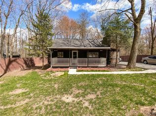 1047 Cricket Ln, Long Pond, PA