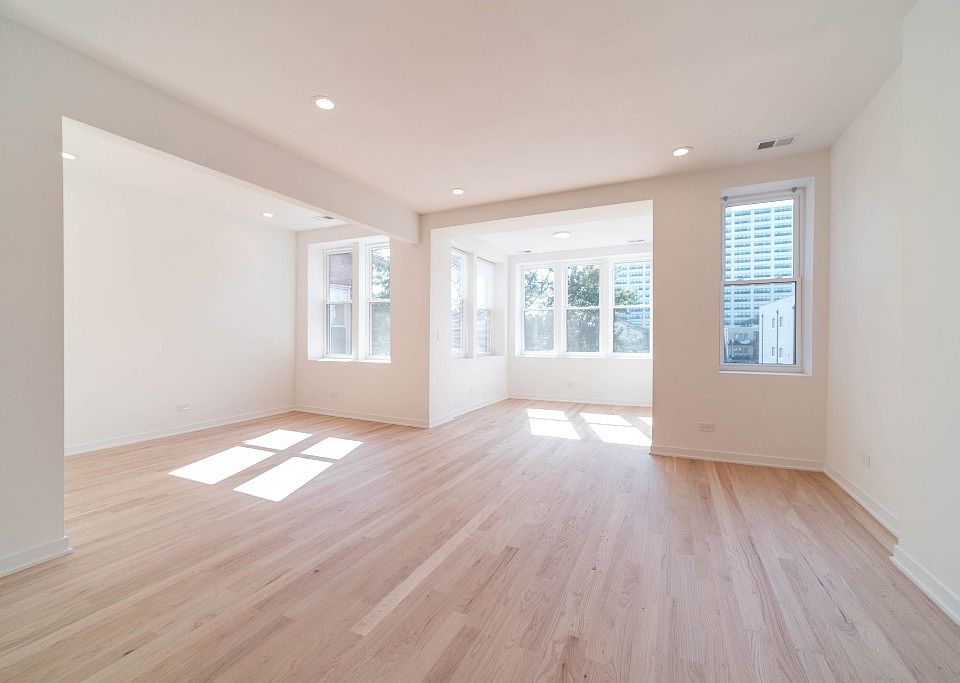 1st image of 4853 N Kenmore Ave #3