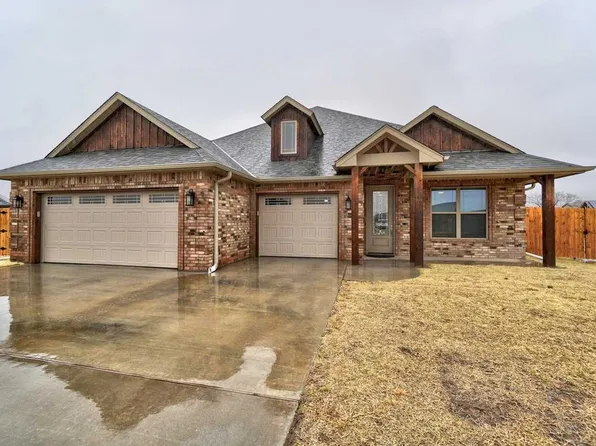1303 Dahlia Ln, Cache, OK 73527