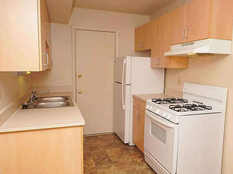 Madeira Apartments — Photo 12