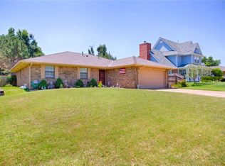 308 E Meade Dr, Yukon, OK 73099