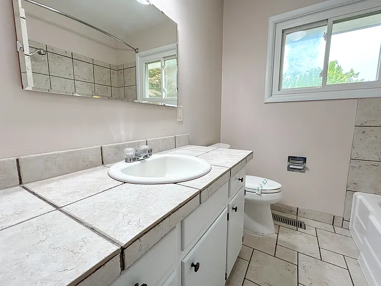 1550 Corina Dr SE — Photo 14