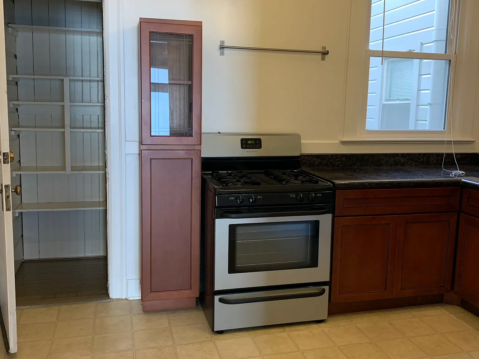 Studio, $2,100 — Photo 2