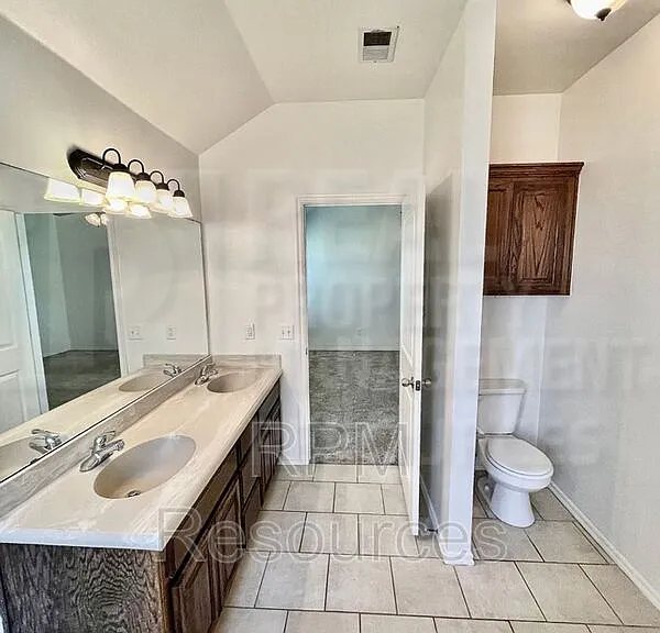 10913 SW 30th St — Photo 23