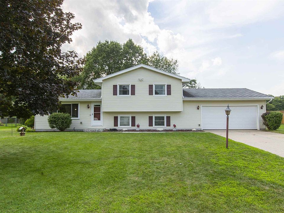 1st image of 54605 Country Manor Pl