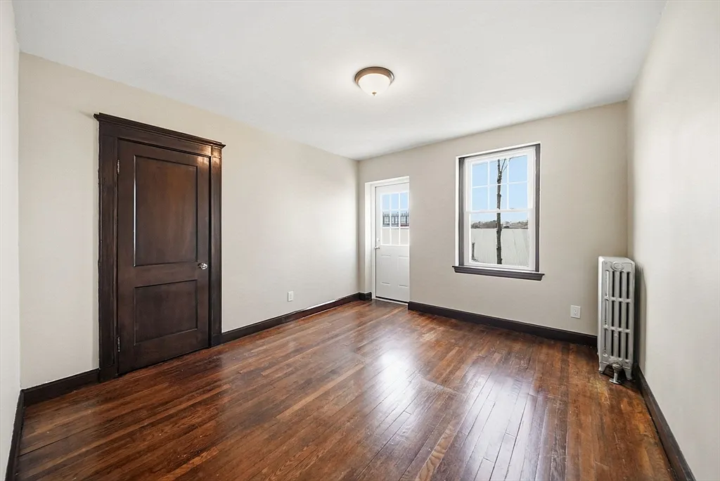 Building Photo - 39 Richardson Ave #19