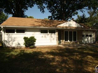 2609 SW Seabrook Ave, Topeka, KS 66614