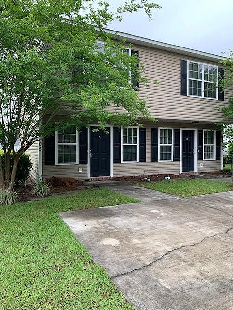 1st image of 2705 Pineview Dr