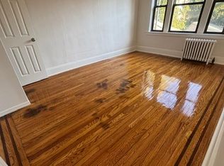 951 Edgewater Ave, Ridgefield, NJ 07657