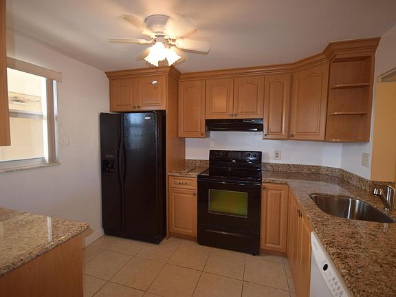2nd image of 2601 NE 3rd Ct #3020