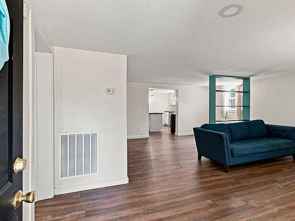 3rd image of 65 Osage Ln