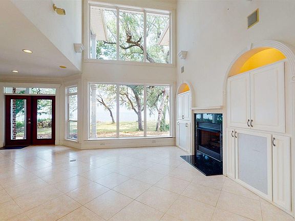 4th image of 5810 E Bay Blvd