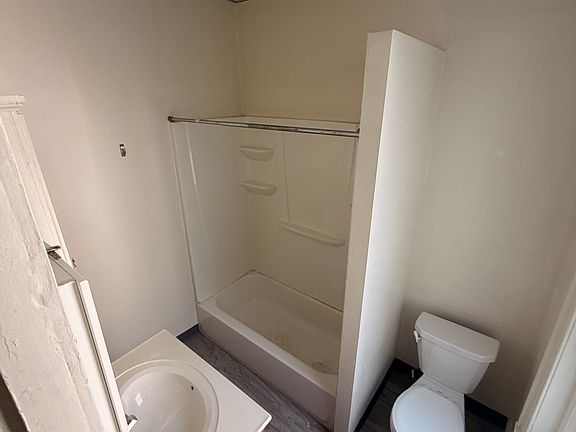 5th image of 1921 Wallace St APT 2F