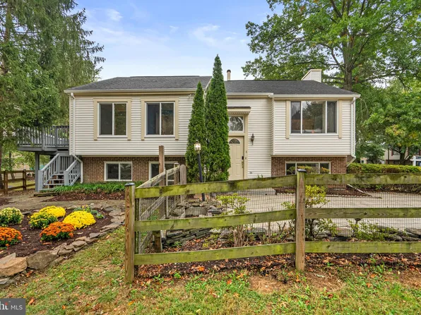 8 Glazebrook Ct, Gaithersburg, MD 20878