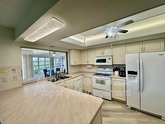 3rd image of 2332 Bal Harbour Dr