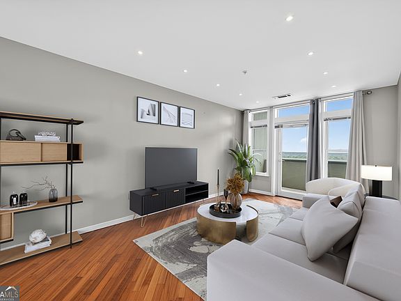4th image of 3334 Peachtree Rd NE APT 1410
