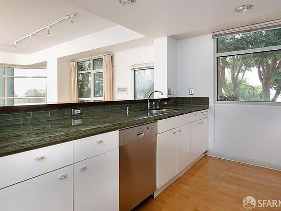 4th image of 403 Main St APT 107N