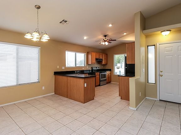 5th image of 2213 W Saint Charles Ave