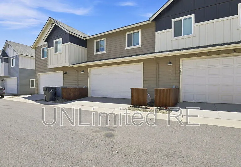 12249 Curtis Ct — Photo 34