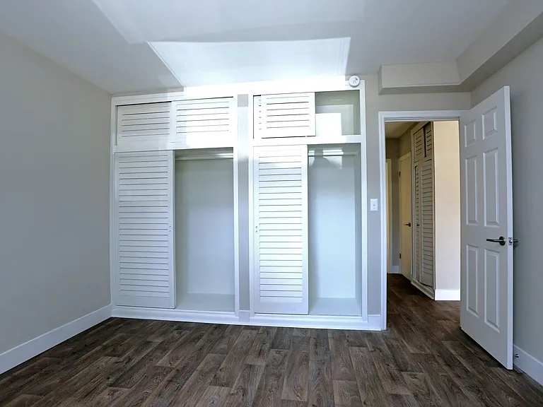 Seascape Apartments — Photo 7