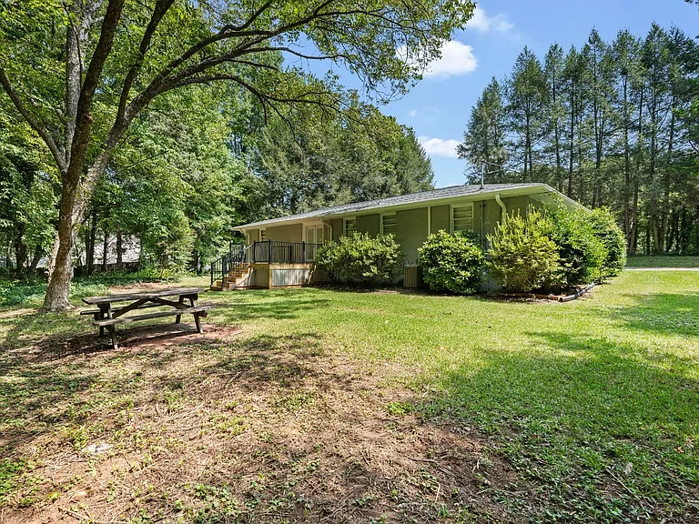 5501 Old Buncombe Rd — Photo 30