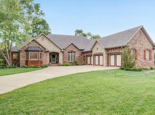 3070 W Cedarbluff Dr, Springfield, MO 65810