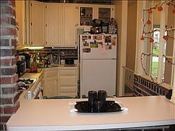 3rd image of 1070 Oakcroft Ln
