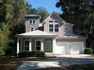 2045 Paradise Oaks Ct, Atlantic Beach, FL 32233