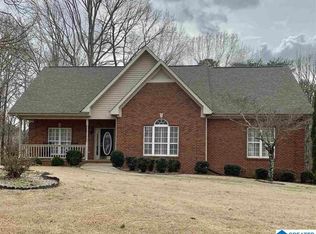 3113 Live Oaks Ln, Hueytown, AL 35023