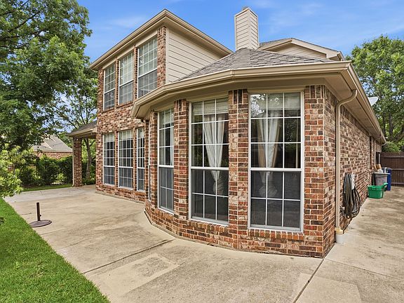 3rd image of 1013 Elmgrove Ct