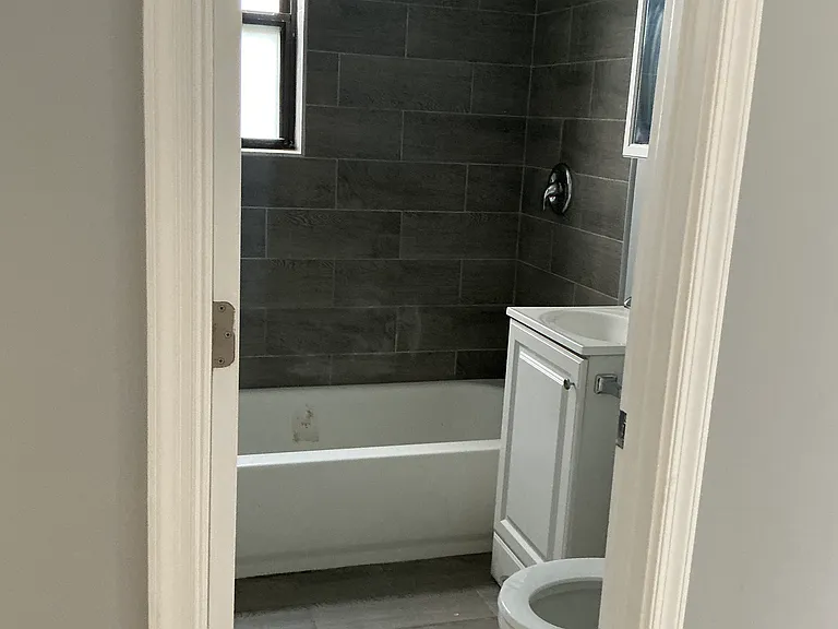 1215 Alabama Ave SE #101 — Photo 3