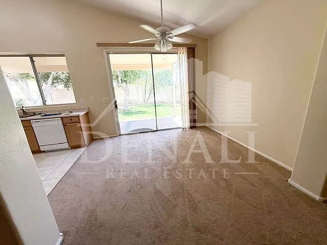 797 N Gregory Pl — Photo 5